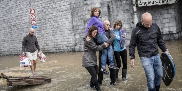 EVAKUCAIJA STANOVNIŠTVA! Pukla brana na reci Rur u Nemačkoj