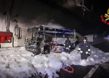 HEROJ DANA: Vozač spasio 25-ero djece iz zapaljenog autobusa