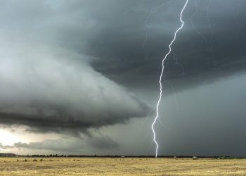 Dve sestre poginule, a treća teško ranjena u udaru groma