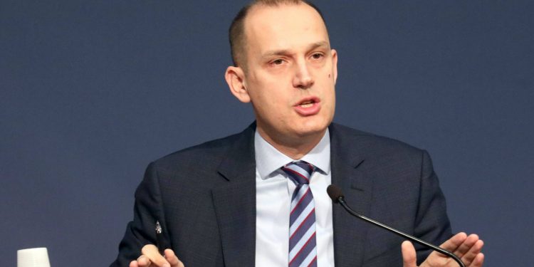 Lončar: Logičan zahtev lekara da nevakcinisani plaćaju lečenje