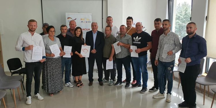(VIDEO) U Tutinu 12 građana dobilo grantove samozapošljavanja