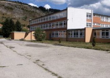 (VIDEO) Srednje škole u Tutinu novu školsku godinu počinju online nastavom
