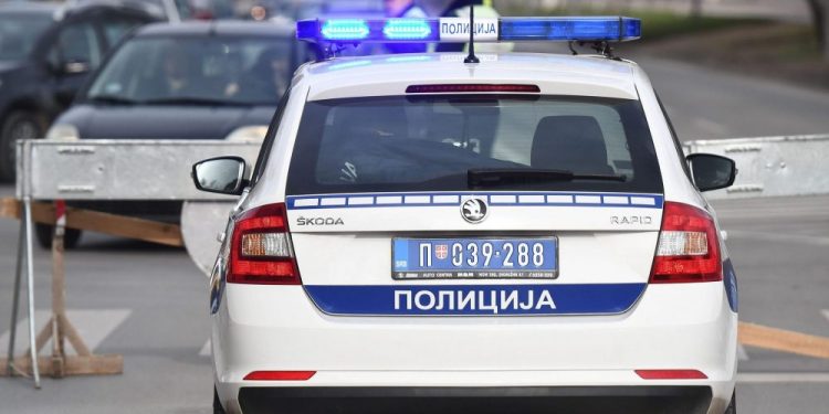Sjenica: Privedeno pet osoba, racije u desetak objekata