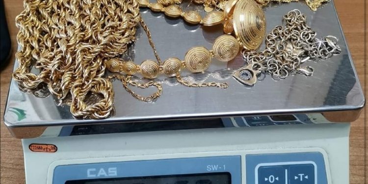 Carinici na Gradini zaplenili zlatni nakit vrednosti skoro 23.000 evra