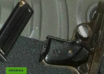 Kod novopazarca pronađen pištolj u automobilu