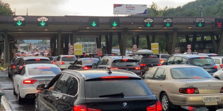 AMSS: Duže zadržavanje putničkih vozila na graničnim prelazima