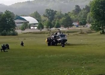 (VIDEO) PATRIJARH Porfirije i mitropolit Joanikije helikopterom su sleteli na Cetinje.