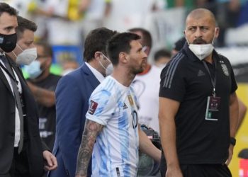 SKANDAL U BRAZILU: Prekinuta utakmica, Mesi i Argentina izbačeni sa terena (FOTO)