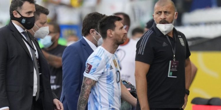 SKANDAL U BRAZILU: Prekinuta utakmica, Mesi i Argentina izbačeni sa terena (FOTO)
