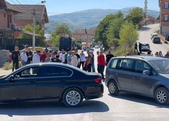 Mještani naselja Mur blokirali magistralni put i zahtevaju hitno rješenje kanalizacione mreže