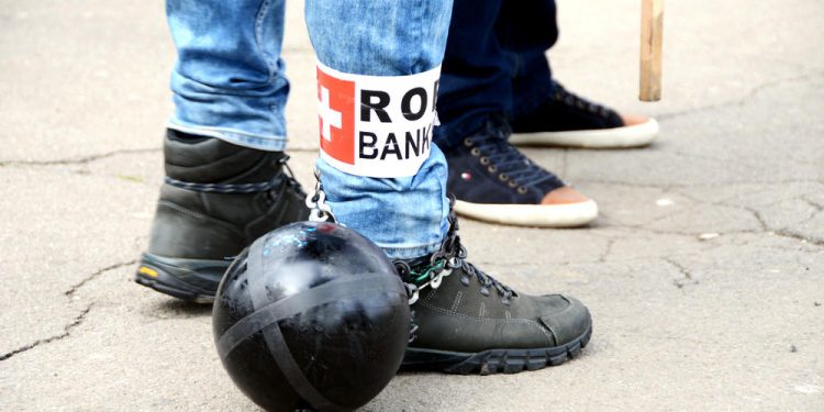 SVE ŠTO TREBA DA ZNATE O KEŠ KREDITIMA! Za 100.000 dinara možete banci dati samo 3.000!