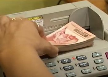 SVE POVIŠICE OD DRŽAVE Sada se zna i koliko će rasti plate u javnom sektoru: Do kraja godine radnici će dobiti i dodatne pare, a evo i ko NAJVIŠE