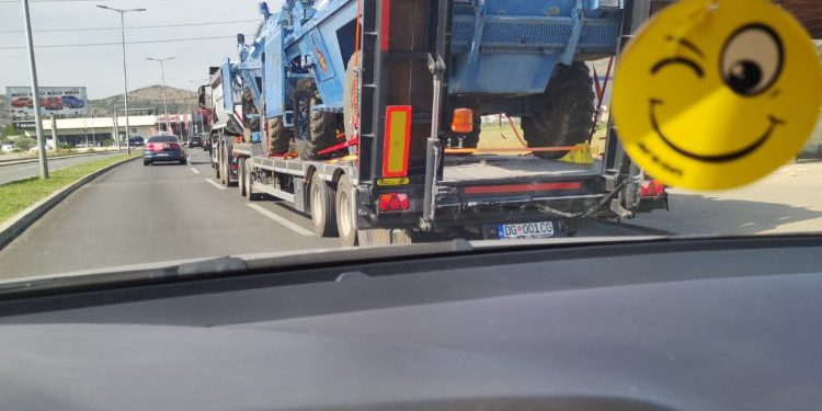 Oklopna vozila na putu ka Cetinju