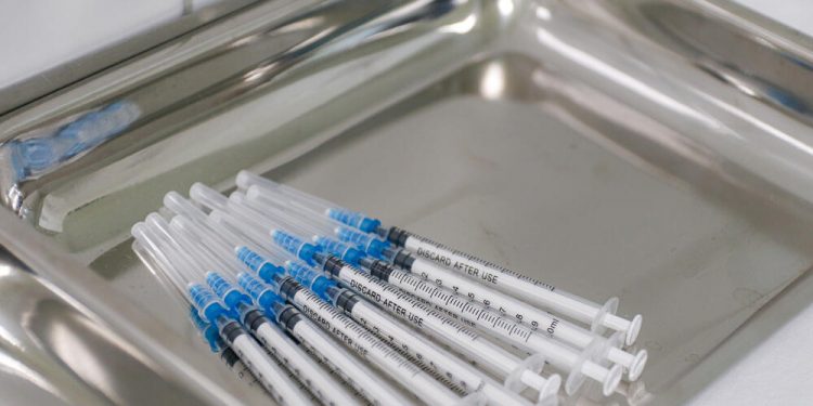 Tri najčešće NUSPOJAVE posle 3. doze vakcine