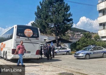 Autobus pun migranata zaustavljen u Novom Pazaru