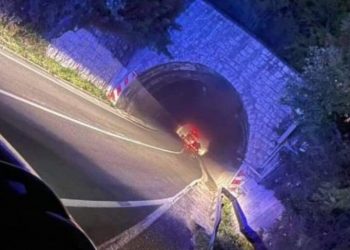 Čeka za sudije u tunelu Lendava: Zaustavljeni, pretučeni, zapaljen automobil