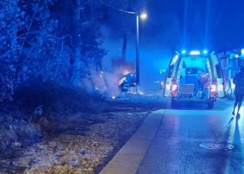Svi su maloljetni: Auto izgorio nakon što se zabio u stup, četvorica su teško ozlijeđena