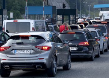 Građani Srbije bez papira mogu samo u dvije države, a tri zemlje regiona od sada traže potvrdu o vakcinaciji ili PCR test