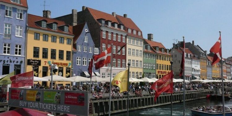 U OVOJ ZEMLJI je pandemija i ZVANIČNO GOTOVA: Nema više kovid propusnica, niko se ne testira i žive normalno