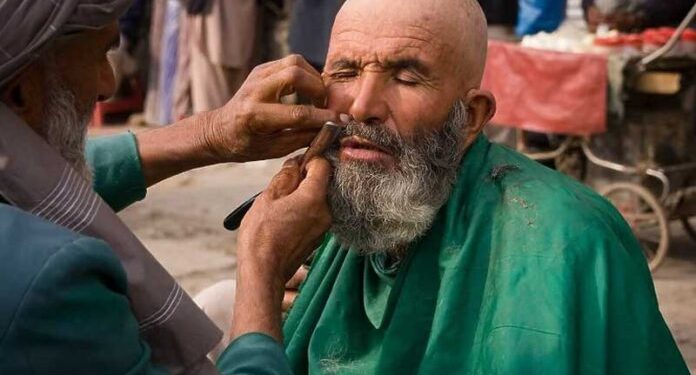 Talibani zabranili frizerskim salonima skraćivanje i brijanje brade