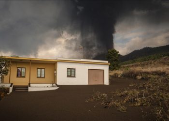 Španija: U erupciji vulkana uništeno više od 460 kuća