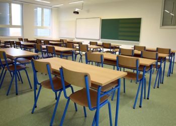 Sve više oboljele djece od korone – U Novom Pazaru za pola mjeseca pozitivno  430 školaraca