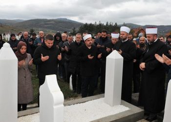 ( VIDEO -FOTO) Učenjem Mevluda obilježena četvrta godina pogibije rahmetli Šemsudina Kučevića