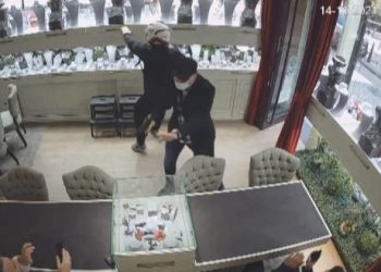 ISTANBUL: Državljani Srbije u elitnom dijelu grada, opljačkali zlataru, uhvaćeni na letu za Beograd… (foto, video)