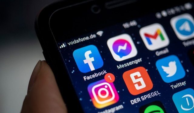 SKORO SEDAM SATI Fejsbuk, Instagram i WhatsApp bili su nedostupni: Neke od mreža se vraćaju u funkciju…
