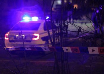 UŽASNA TRAGEDIJA U OBRENOVCU: Stradale dve devojčiće od 5 i 7 godina, UBILA IH STRUJA?!