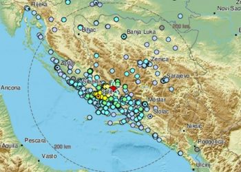 ŽESTOKO SE TRESLO: Zemljotres jačine 5.1 stepen pogodio Dalmaciju! Sirene se oglasile u Trilju, građani istrčali na ulice!