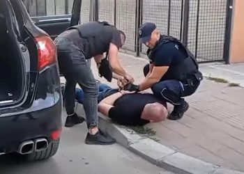 OVO SU 4 MUŠKARCA UHAPŠENA U ISTRAZI UBISTVA ĐOKIĆA: Pogledajte kako policija hapsi osumnjičene da su ucenjivali Džonića (VIDEO)