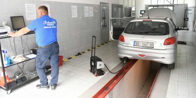 Od 1. januara porez na vozila po godištu umesto po kubikazi