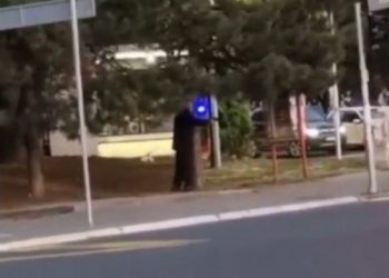 Muškarac se puca sa policijom, policija ga OPKOLILA