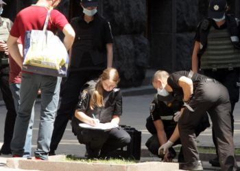 Devojčica ZGRABILA NOŽ i MAJCI ZADALA više od 30 UBODA