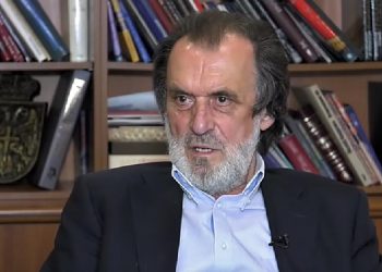 Vuk Drašković u svojoj novoj kolumni upozorava da smo “pred vratima rata”