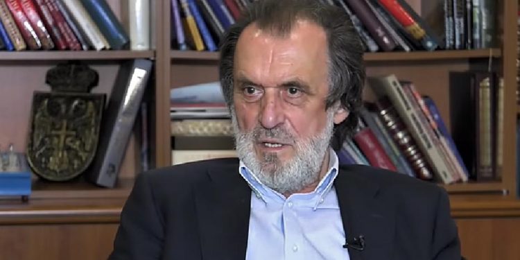 Vuk Drašković u svojoj novoj kolumni upozorava da smo “pred vratima rata”