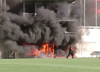 (VIDEO) Bukti požar na stadionu na kojem će sutra igrati Engleska