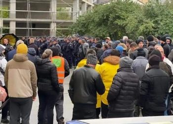 Jutros svi kao jedan.. gradjani, i policija iz Sjenice, Novog Pazara i Tutina…