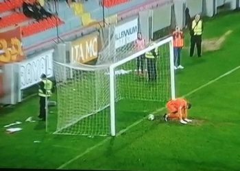 Noćna mora za golmana FK Novog Pazara- PRIMIO GOL ZA PAMĆENJE (video)