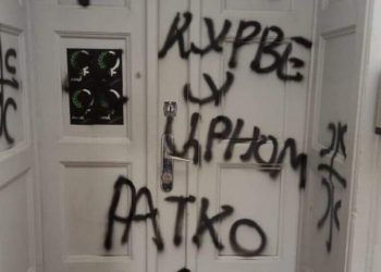 FAŠIZAM U BEOGRADU: Napad na prostorije Žena u crnom, grafiti podrške zločincu Ratku Mladiću uz “četiri S”…