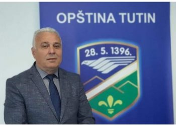 Predsjednik opštine Tutin Salih Hot pozvao je danas građane opštine Tutin da se u što većem broju uključe u sutrašnju akciju potrage za nestalim sugrađaninom Nasufom Selmanovićem