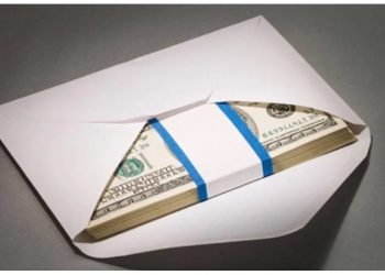 Priča koja vraća vjeru u ljude: ‘S banke sam digla životnu ušteđevinu. Kad sam došla doma, odsjekle su mi se noge! A onda je zazvonio mobitel…’