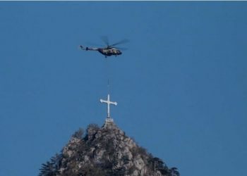Vojske Srbije postavila krst na vrhu Titerovac kod Prijepolja