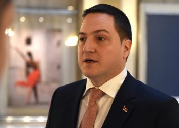 Ružić najavio još 2.500 radnih mesta u prosveti