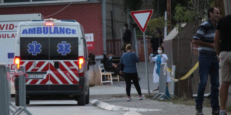 Novi Pazar: Preminula dva kovid pacijenta, smanjen broj prvih pregleda