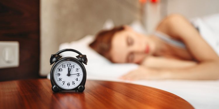 Noćas počinje zimsko računanje vremena, spavanje sat duže