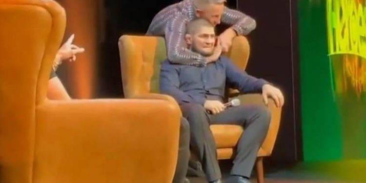 (VIDEO) Prikrao se Khabibu s leđa i počeo ga gušiti: “Rekao sam njegovom timu da ću ovo uraditi