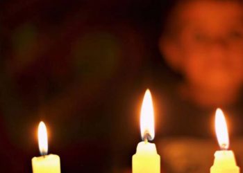 Priča o četiri sveće : Odvojite minut i pročitajte nećete se pokajati!! ODUŠEVIĆE VAS!