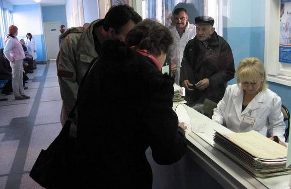 RADNIK SADA NE MORA DA KAŽE OD ČEGA BOLUJE Nova pravila za bolovanja: Promene i kod recepata, a sa jednim treba biti oprezan jer se tiče i PLATE